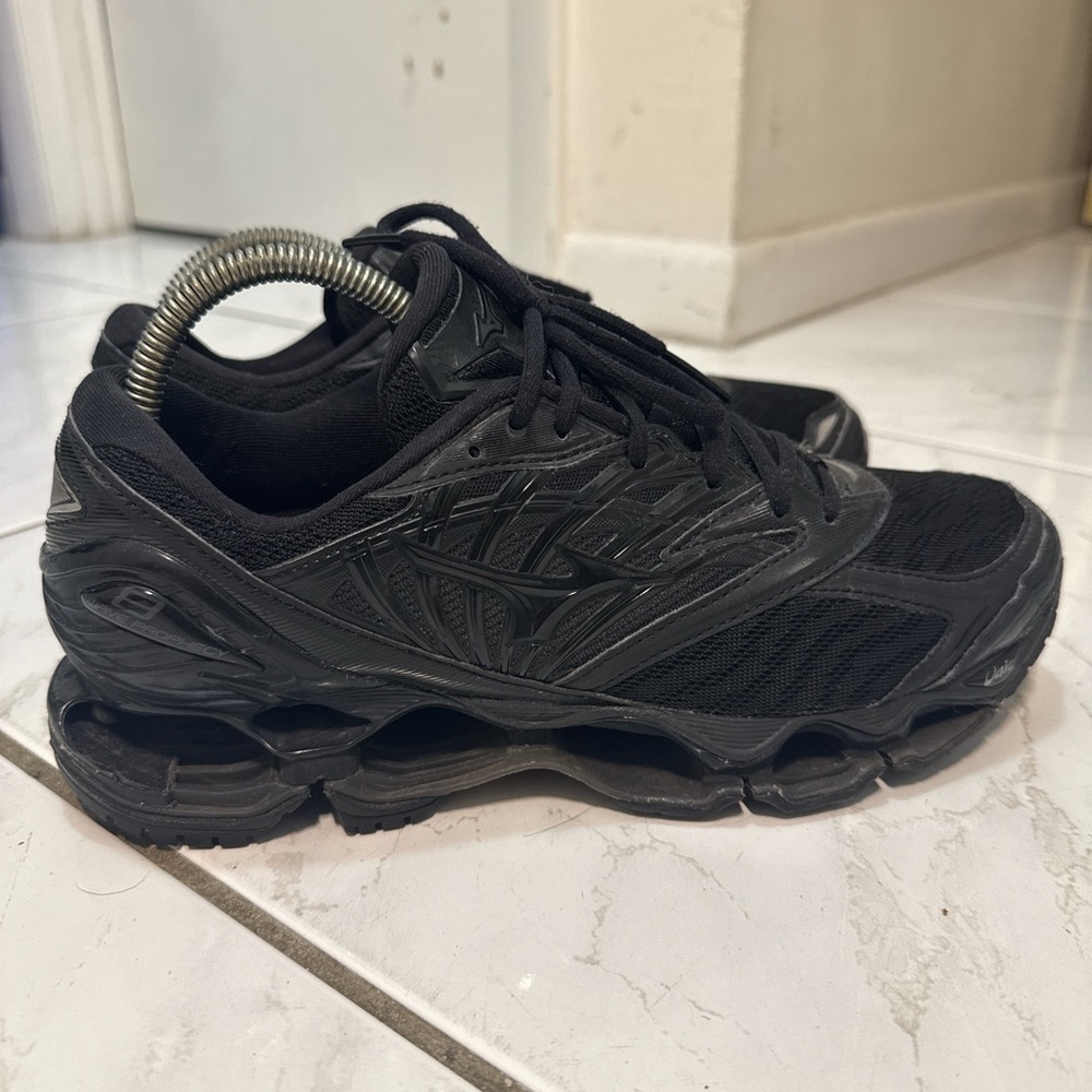 Mizuno Wave Prophecy 8 black running shoe